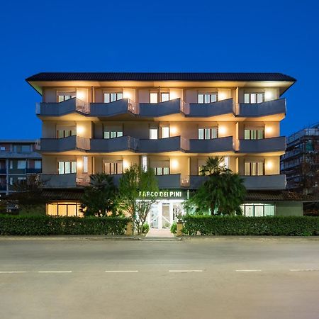 Hotel Parco Dei Pini - 100Mt Dal Mare 폴로니카 외부 사진