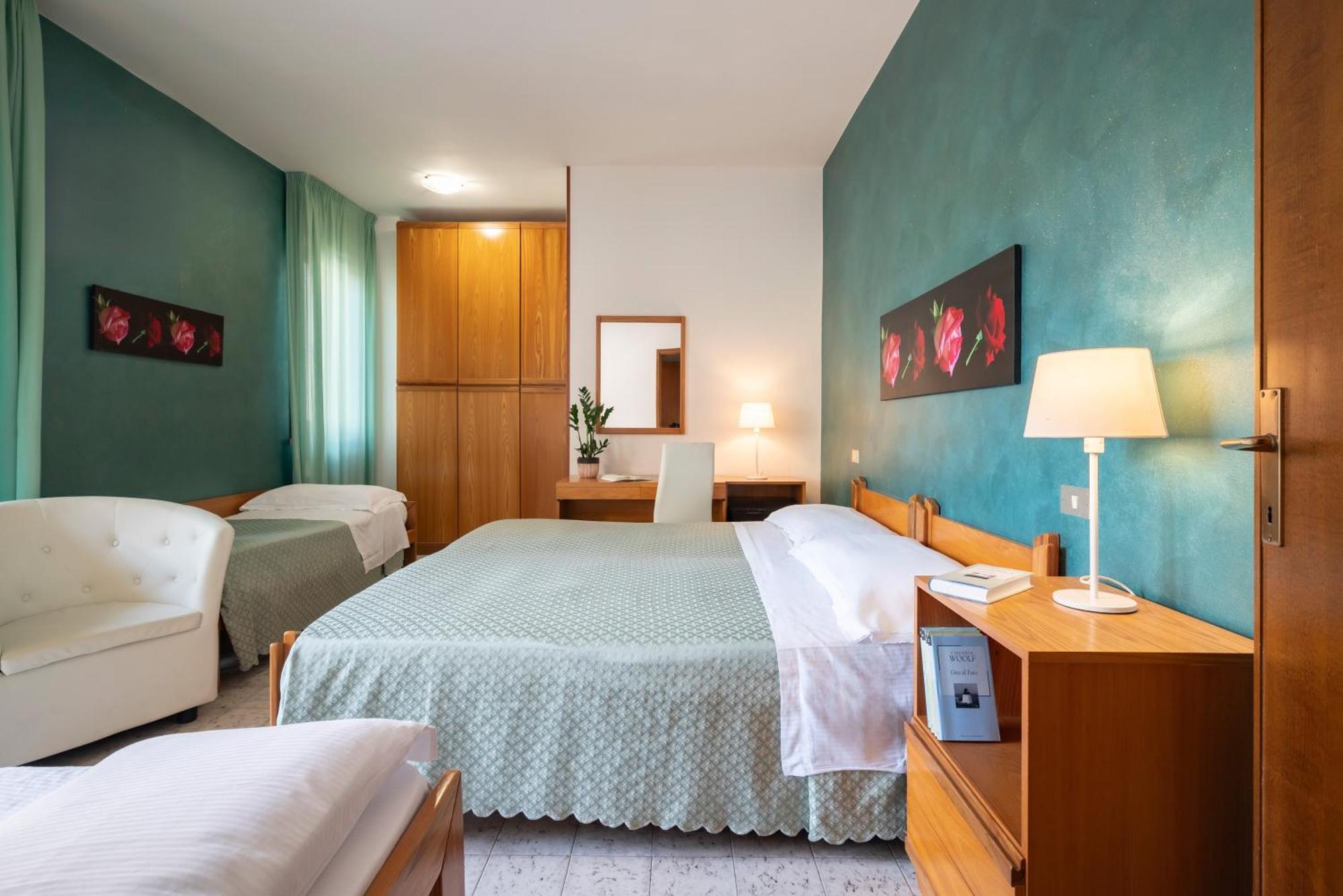 Hotel Parco Dei Pini - 100Mt Dal Mare 폴로니카 외부 사진