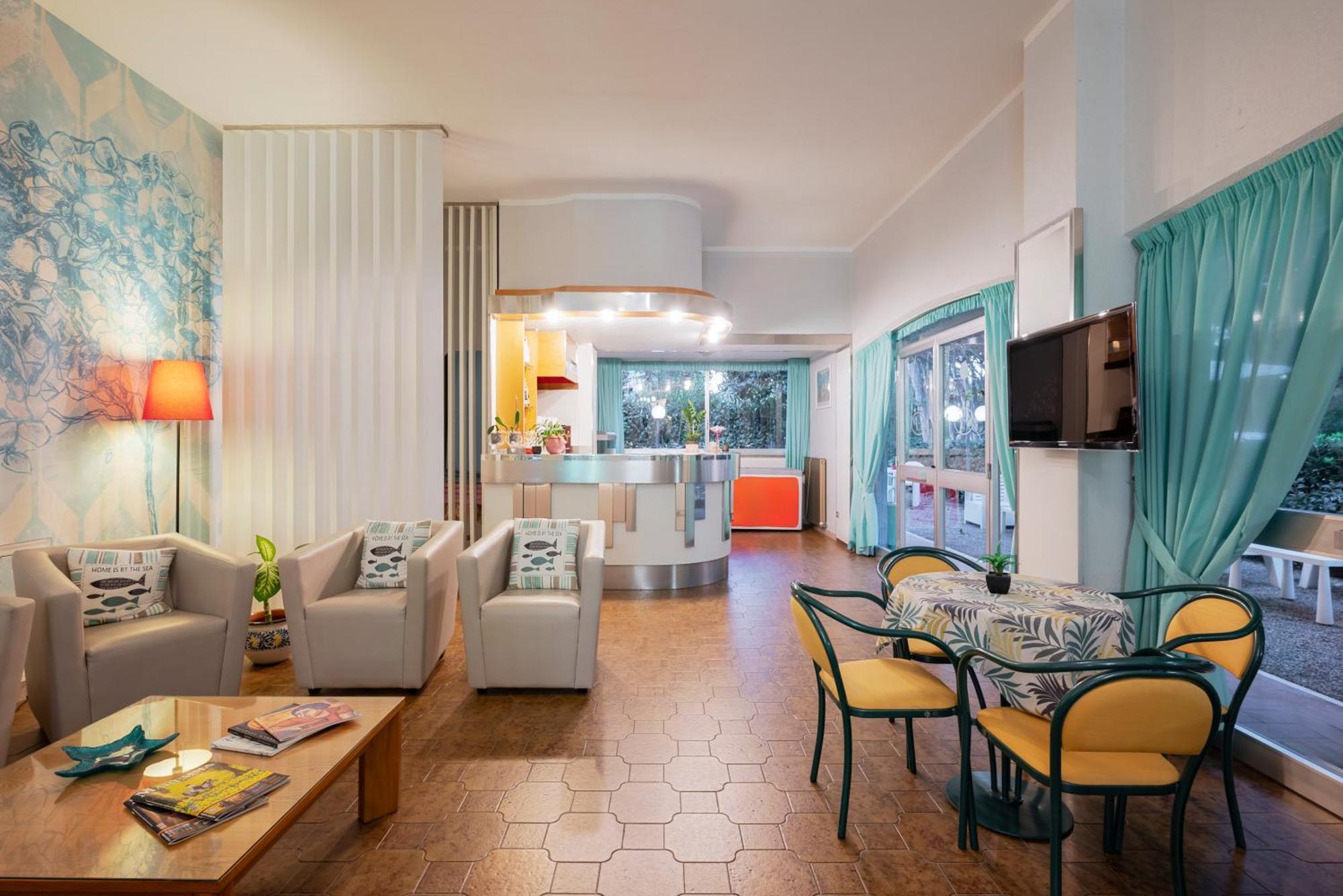 Hotel Parco Dei Pini - 100Mt Dal Mare 폴로니카 외부 사진